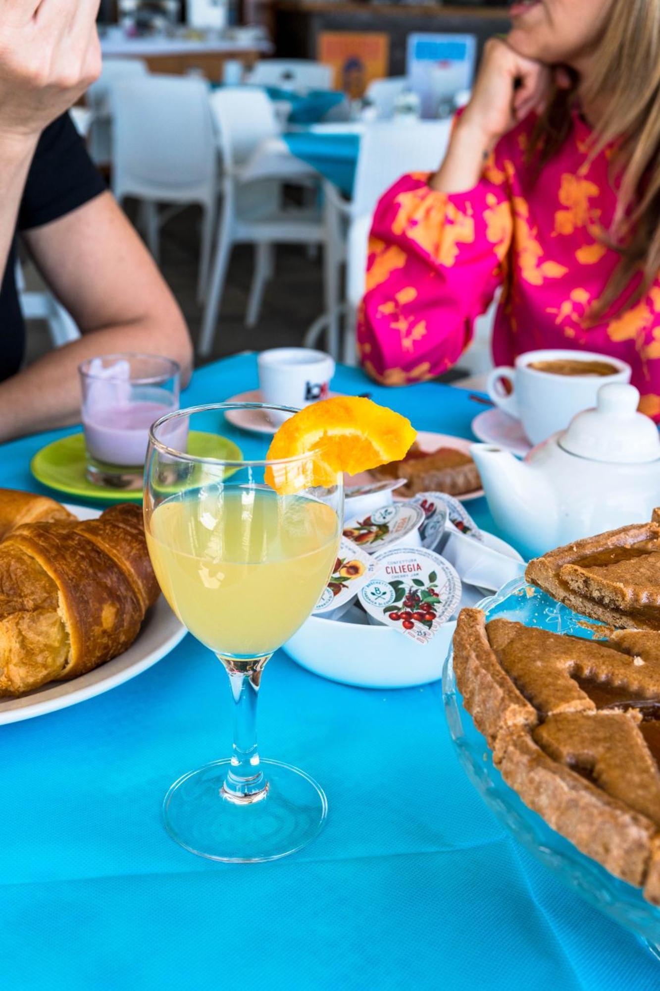 Maniel Beach Hotel Летояни Екстериор снимка